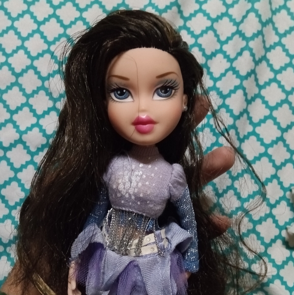 Bratz Ice Champion Dana - Picture 1 of 9
